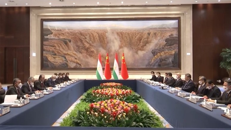 Таджикистана и Китай подписали 25 документов о сотрудничестве