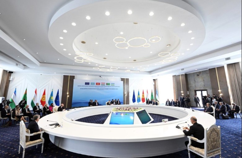 lidery stran cza i prezident soveta evropy prinyali press kommyunike