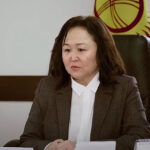 byvshaya ministr prirodnyh resursov kyrgyzstana razygrala spektakl s pohishheniem syna