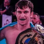 kazahstanskij-boecz-mma-uverenno-prodvigaetsya-v-amerikanskoj-lige