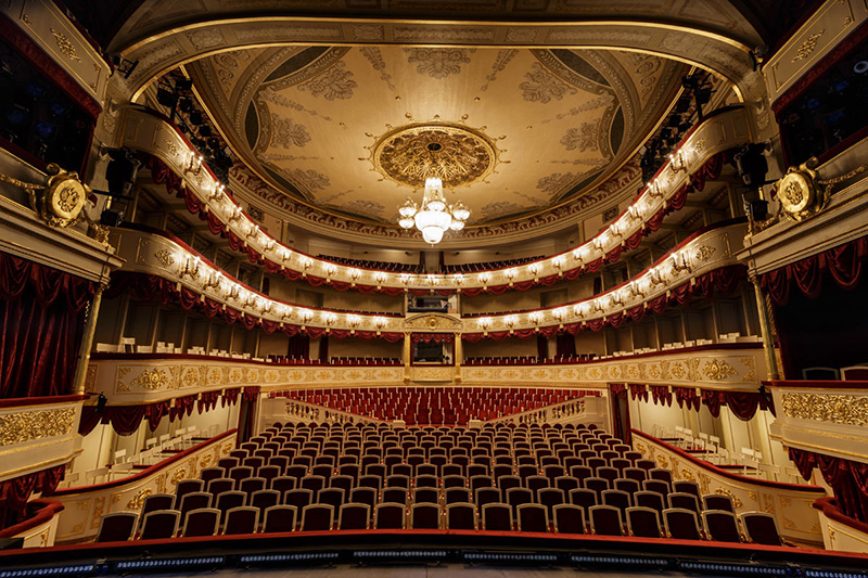 v-turkmenistan-priedet-malyj-teatr-rossii