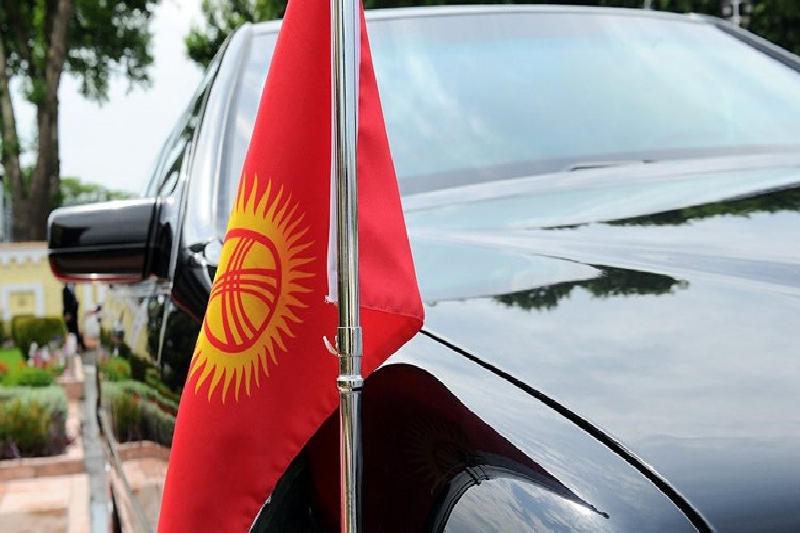 neskolko-desyatkov-avto-zakupyat-chinovnikam-v-kyrgyzstan