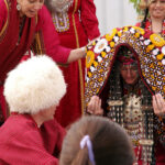turkmenistan-predstavil-naczionalnuyu-odezhdu-na-vystavke