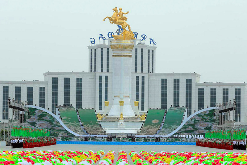 turkmenistan-vvodit-grazhdanskij-pasport