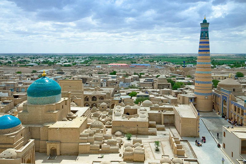 uzbekistan-otkryvaet-zhenskij-voenno-akademicheskij-liczej