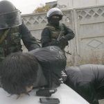 v-kyrgyzstane-za-svyaz-s-kriminalnymi-gruppirovkami-uvolili-pochti-200-gossluzhashhih