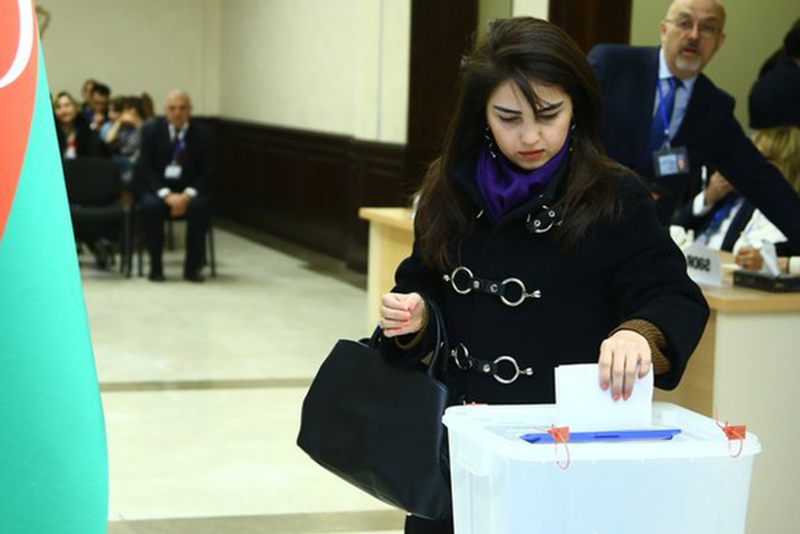 v-azerbajdzhane-prohodyat-vneocherednye-prezidentskie-vybory