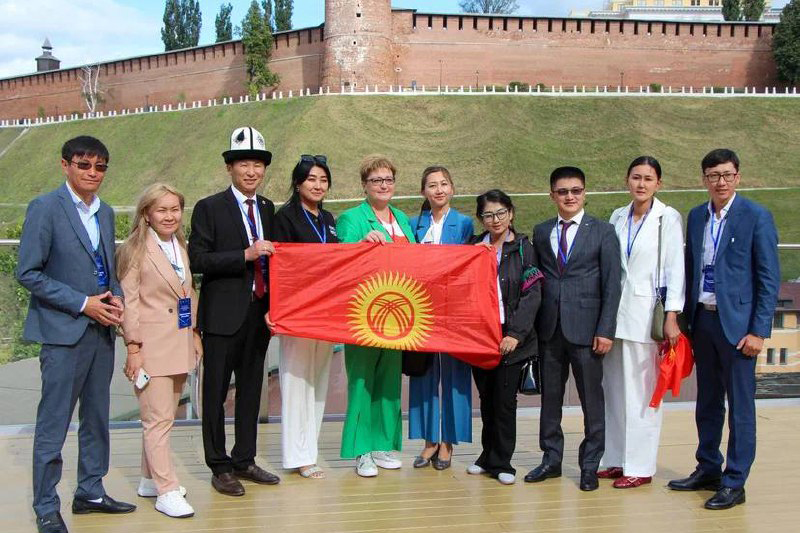 akylbek-zhaparov-dal-start-programme-molodye-lidery-kyrgyzskoj-respubliki-2024