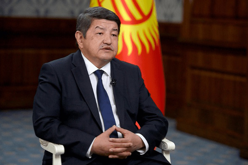 akylbek-zhaparov-vnezapno-proveril-kpp-ak-zhol-na-kyrgyzsko-kazahskoj-granicze-i-ostalsya-ochen-nedovolen