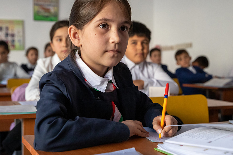 Российские учителя в Таджикистане провели для младшеклассников квест