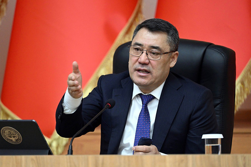 zhaparov-neozhidanno-posetil-predpriyatie-po-remontu-avtobusov