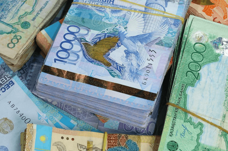 Сомони укрепляется по отношению к главным мировым валютам