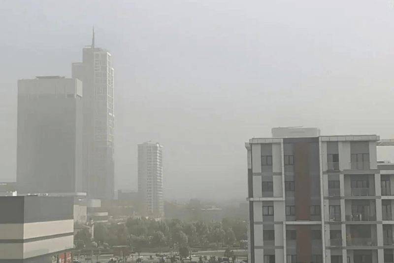 В Ташкенте поднялась пыльная буря: воздух загрязнен в 6 раз выше нормы