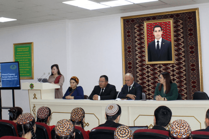 Молодежь Туркменистана активизирует усилия по климатическим инициативам на пути к COP 29