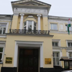 Посольство Таджикистана рекомендует гражданам временно воздержаться от поездок в Россию