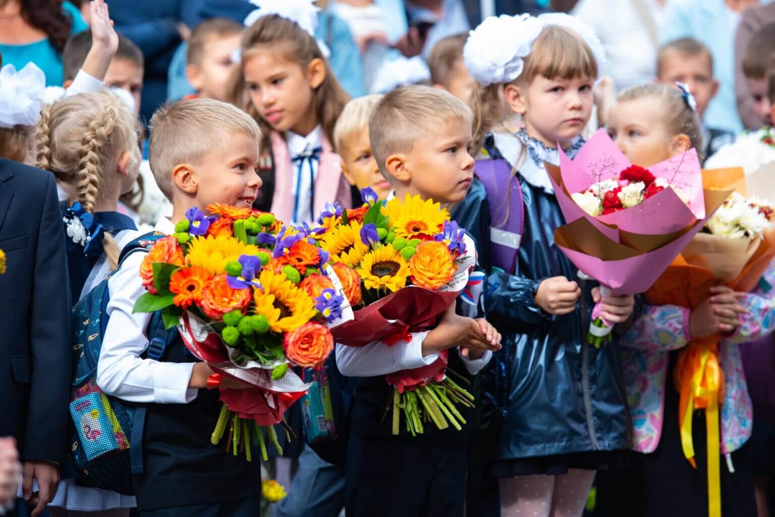 Учебный год в Кыргызстане нехватка учителей, учебных материалов и задержка с ремонтом в школах