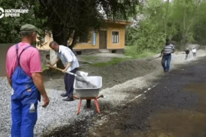 В Хатлонской области таджикские села строят дорогу своими силами – власти поддерживают инициативу