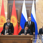 Кыргызстан и Россия подписали соглашения по медицине, транспорту и финграмотности