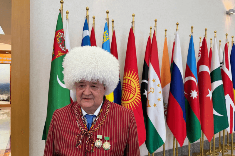 Абдулазиз Камилов получил почётное звание и медаль в Туркменистане