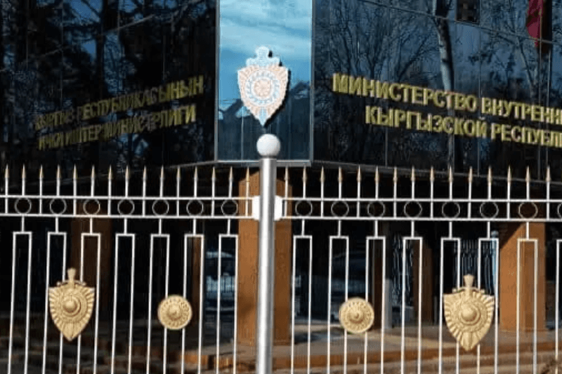 Разбой в Бишкеке нападение с ножами и похищение 31 млн рублей