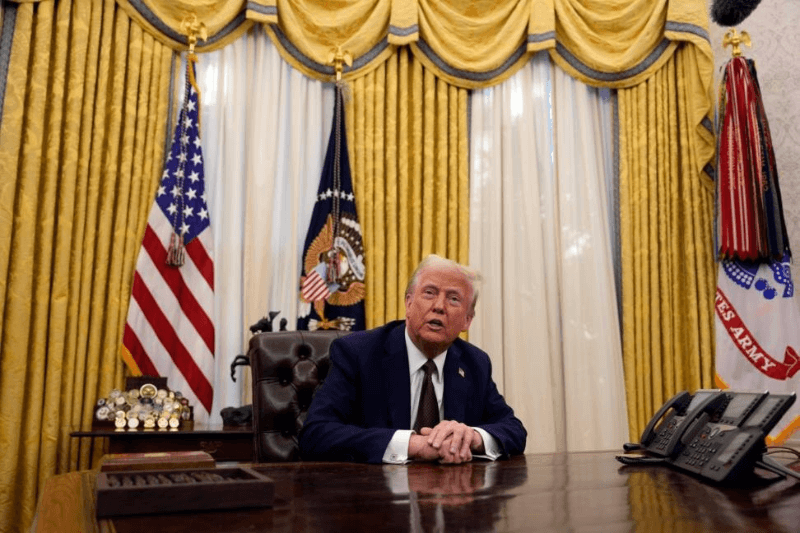 Трамп ввел санкции против Колумбии за отказ принимать мигрантов