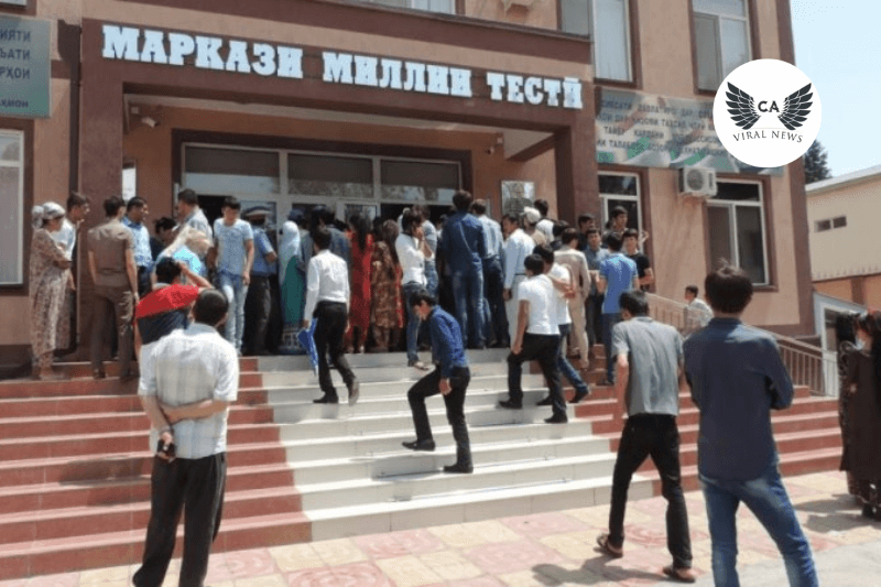 В Таджикистане школьников заставляют подавать документы для вступительных экзаменов в НЦТ
