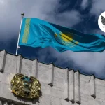 Скандал в Казахстане: в Уральске появилась антироссийская надпись на фасаде магазина