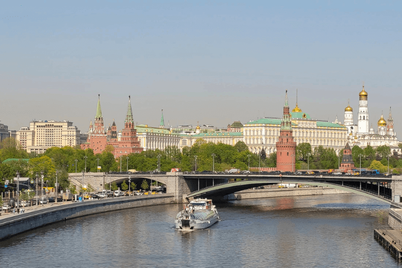 Отказ во въезде в РФ за подписки на радикальные каналы узбеки и таджики не проходят границу