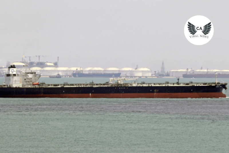 Танкер с загрязнённой нефтью из Азербайджана застрял в Атлантике на третью неделю