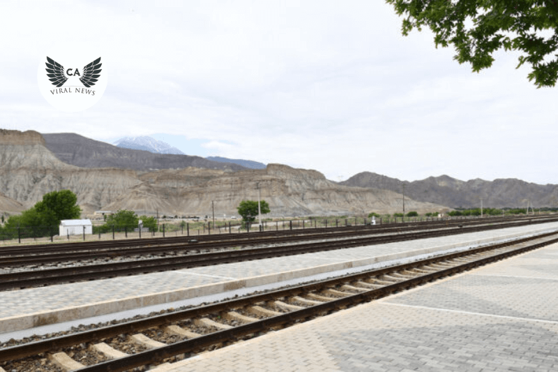 Азербайджан разрешил транзит российских грузов в Армению