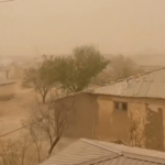 Мощная пылевая буря накрыла Узбекистан сильный ветер, плохая видимость и отмены рейсов