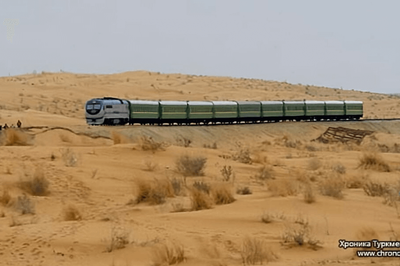 Первый российский поезд через Туркменистан прибыл в сухой порт Ирана