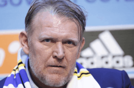 Главный тренер сборной Киргизии Просинечки на 13 месяцев