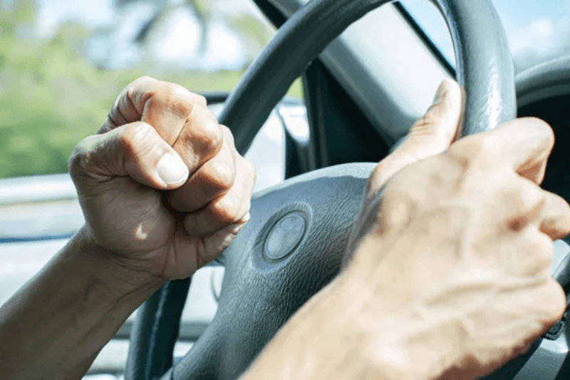 Агрессия на дороге 6 месяцев лишения прав в КР