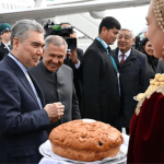 Визит Бердымухамедова в Казань Maybach и скачки