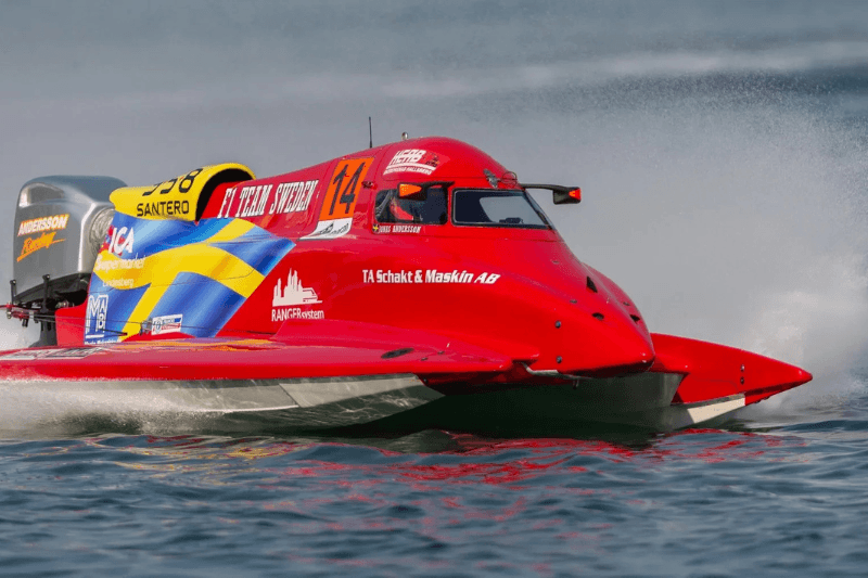 Formula 1 H2O Bishkek event открытие стелы и флаг UIM