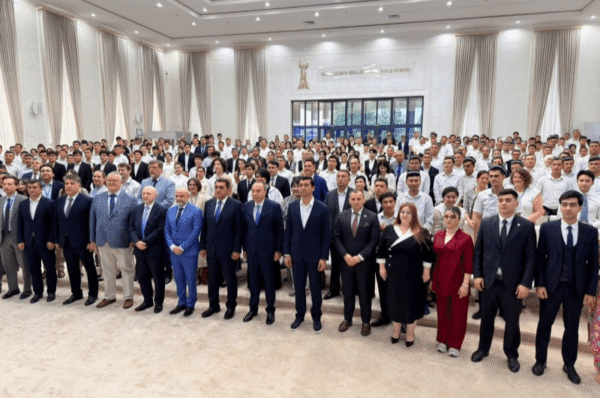 Молодёжь Таджикистана на форуме миротворцев в Узбекистане