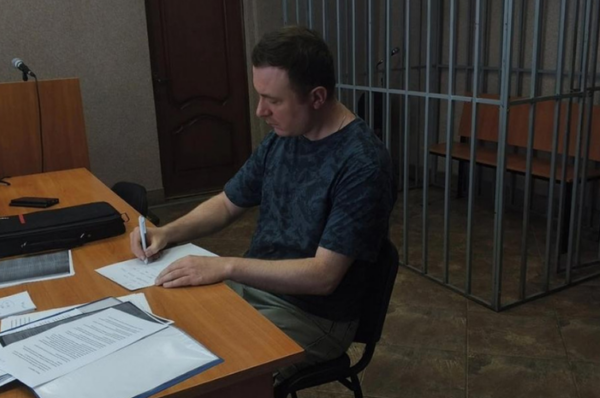Активист из Обнинска Артём Майнаса оштрафовали за память о жертвах резни в Таджикистане